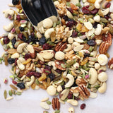 مكسرات نيئة وزبيب | Raw nut and raisin mix — Themar Al Alia